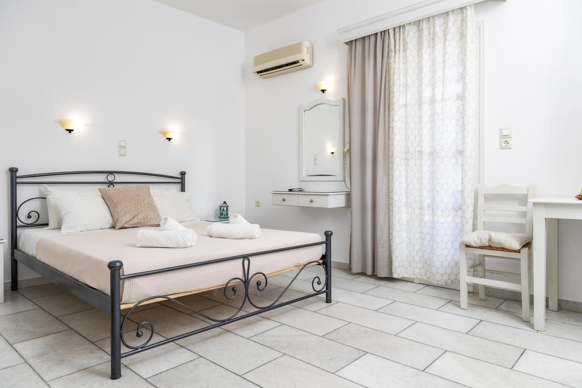 Naxos City Depis Studios & Apartments מראה חיצוני תמונה