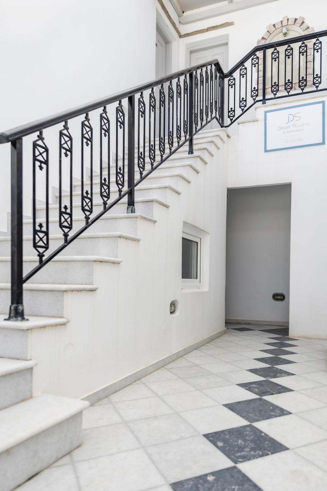 Naxos City Depis Studios & Apartments מראה חיצוני תמונה