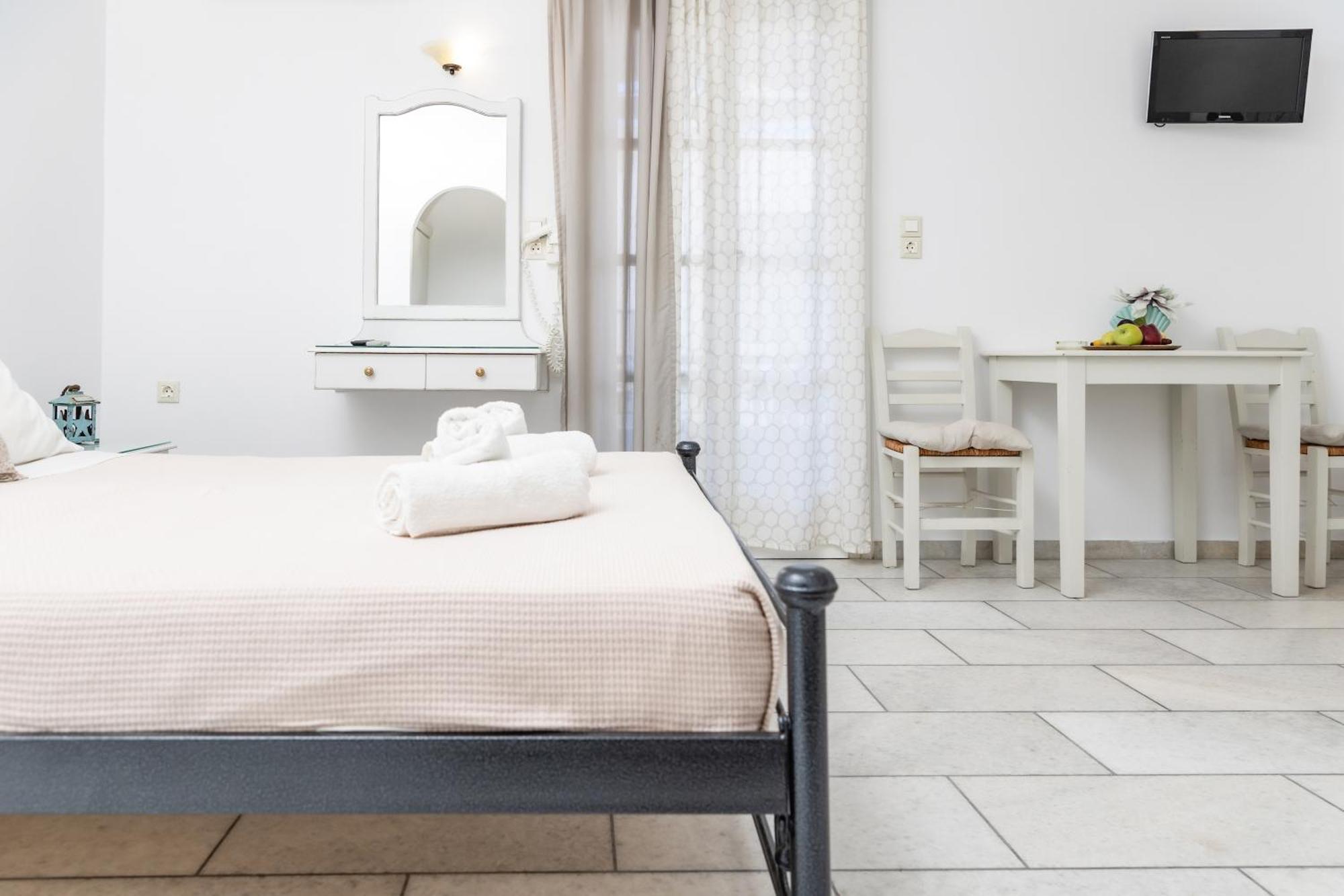 Naxos City Depis Studios & Apartments מראה חיצוני תמונה