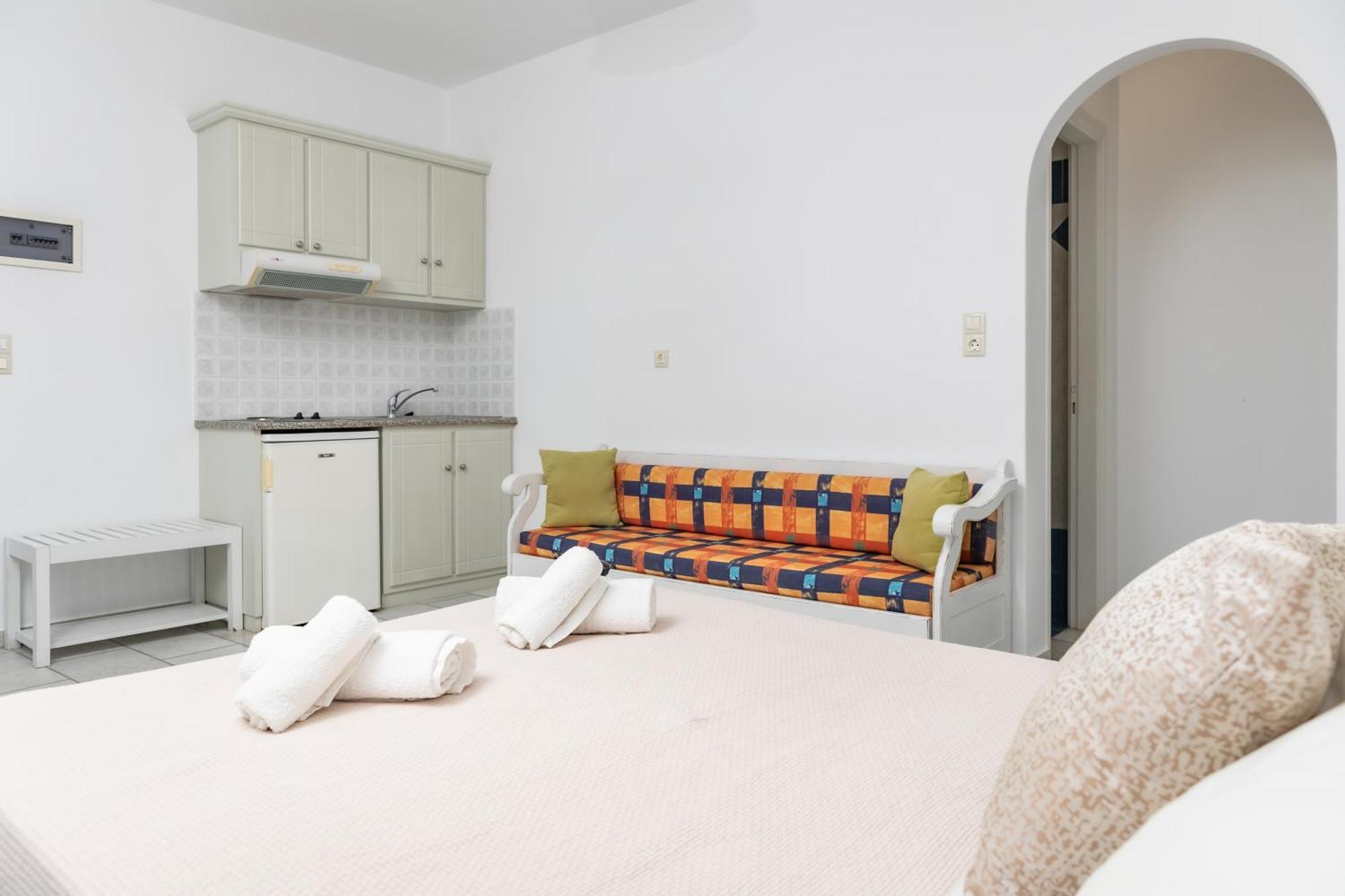Naxos City Depis Studios & Apartments מראה חיצוני תמונה