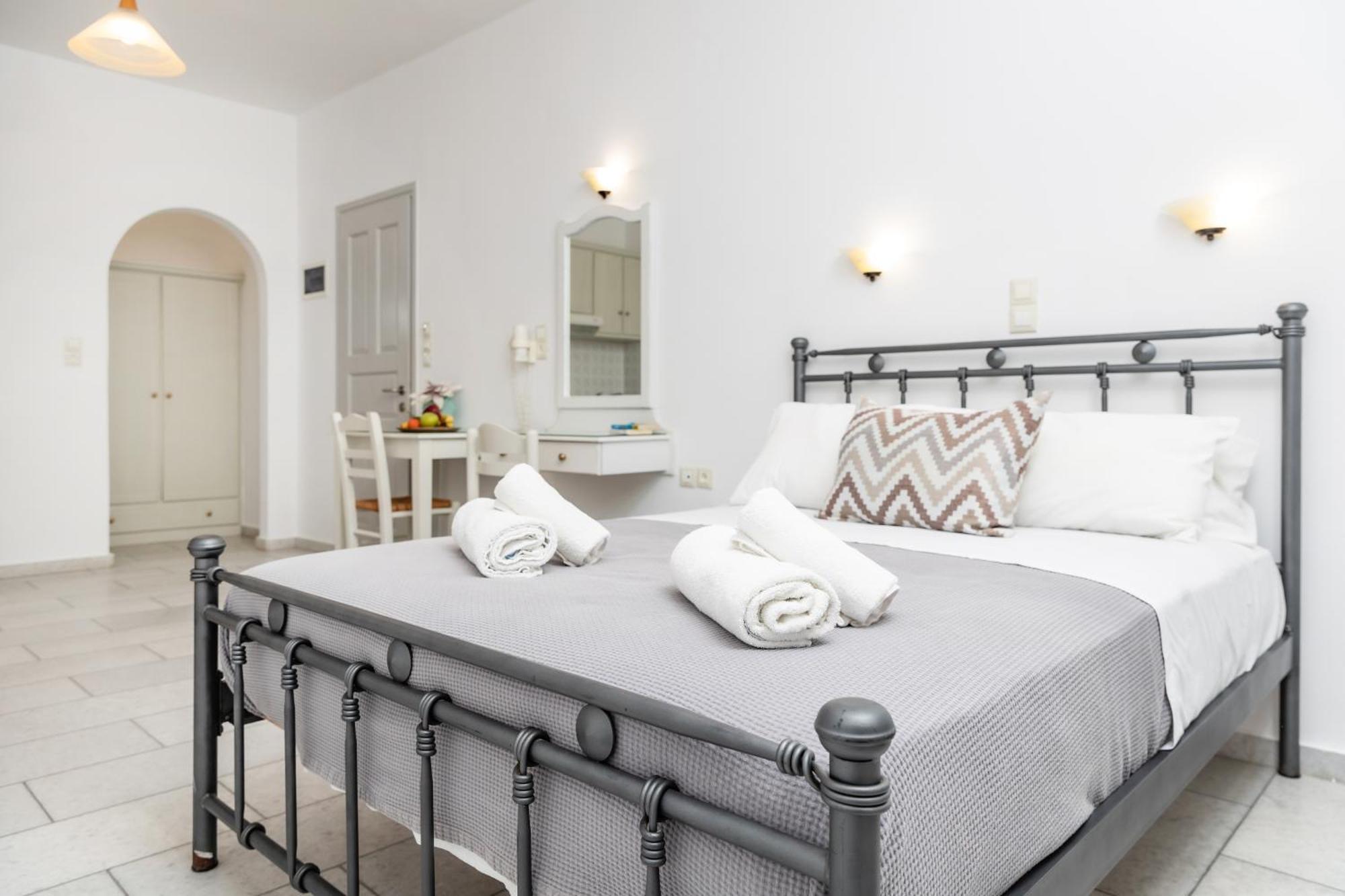 Naxos City Depis Studios & Apartments מראה חיצוני תמונה
